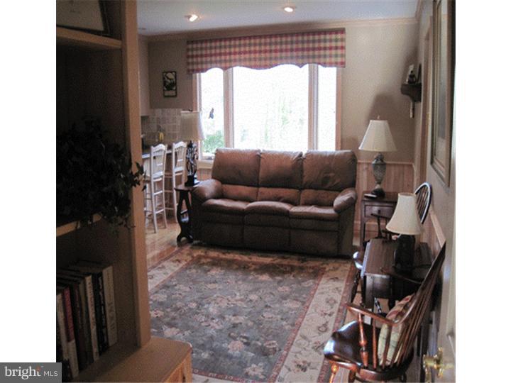 2530 High Road Huntingdon Valley, PA 19006 - Photo 6 of 25 Family Room