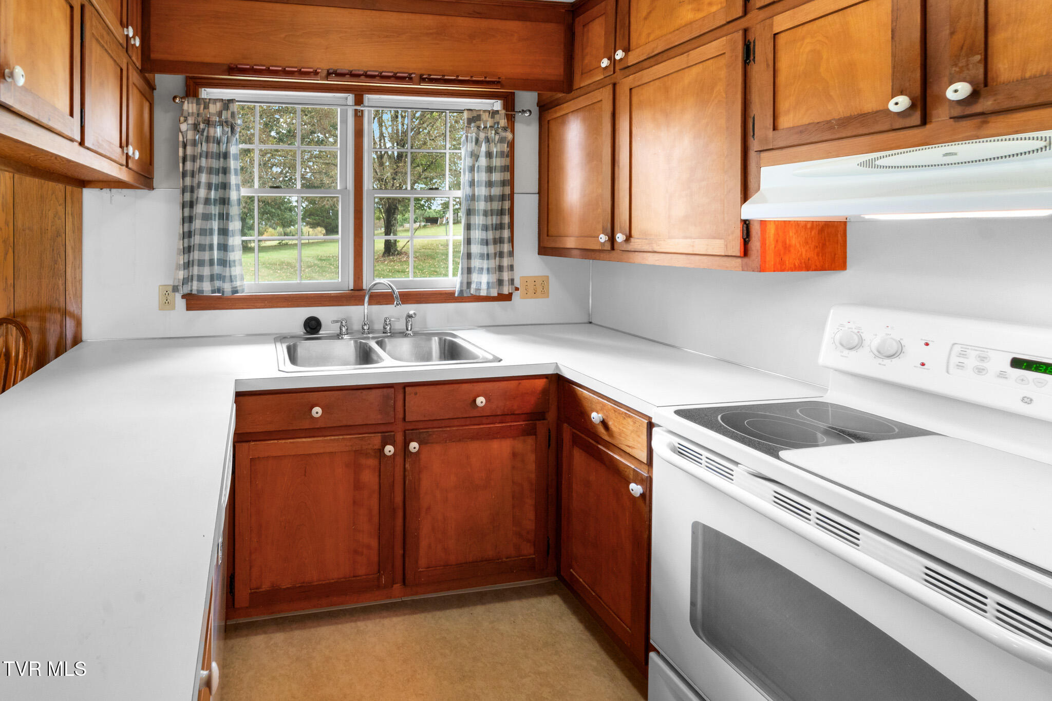 19312 Bethel Road Abingdon, VA 24211 - Photo 8 of 45 DSC02160