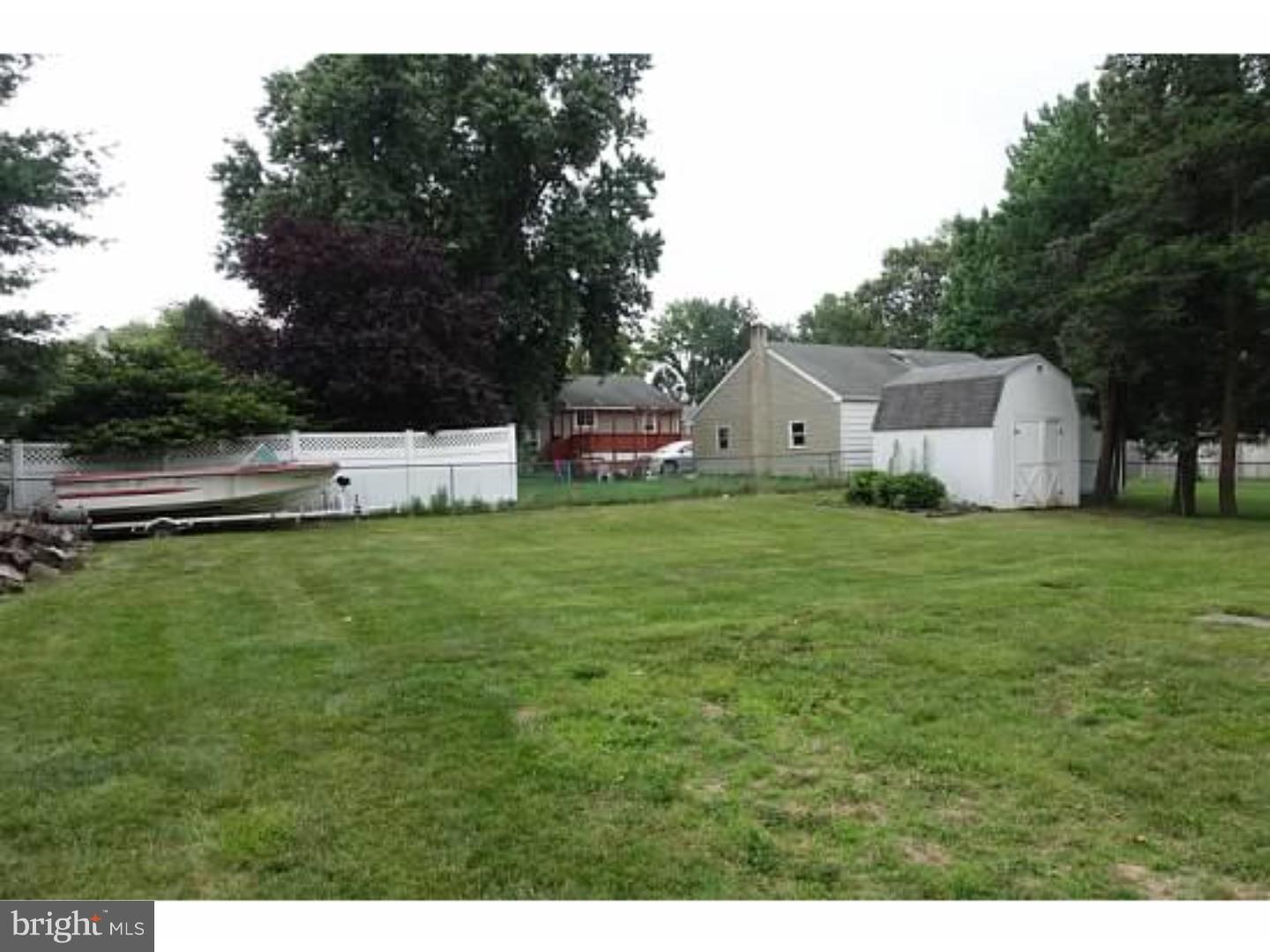 413 Valley Road Warminster, PA 18974 - Photo 2 of 7 Back Yard