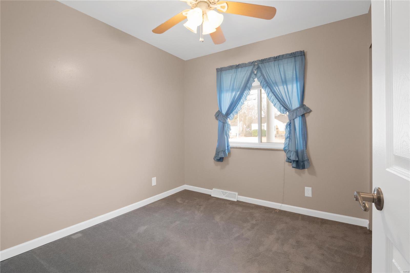 10376 Lackland Road Overland, MO 63114 - Photo 14 of 35 Gallery Image 14