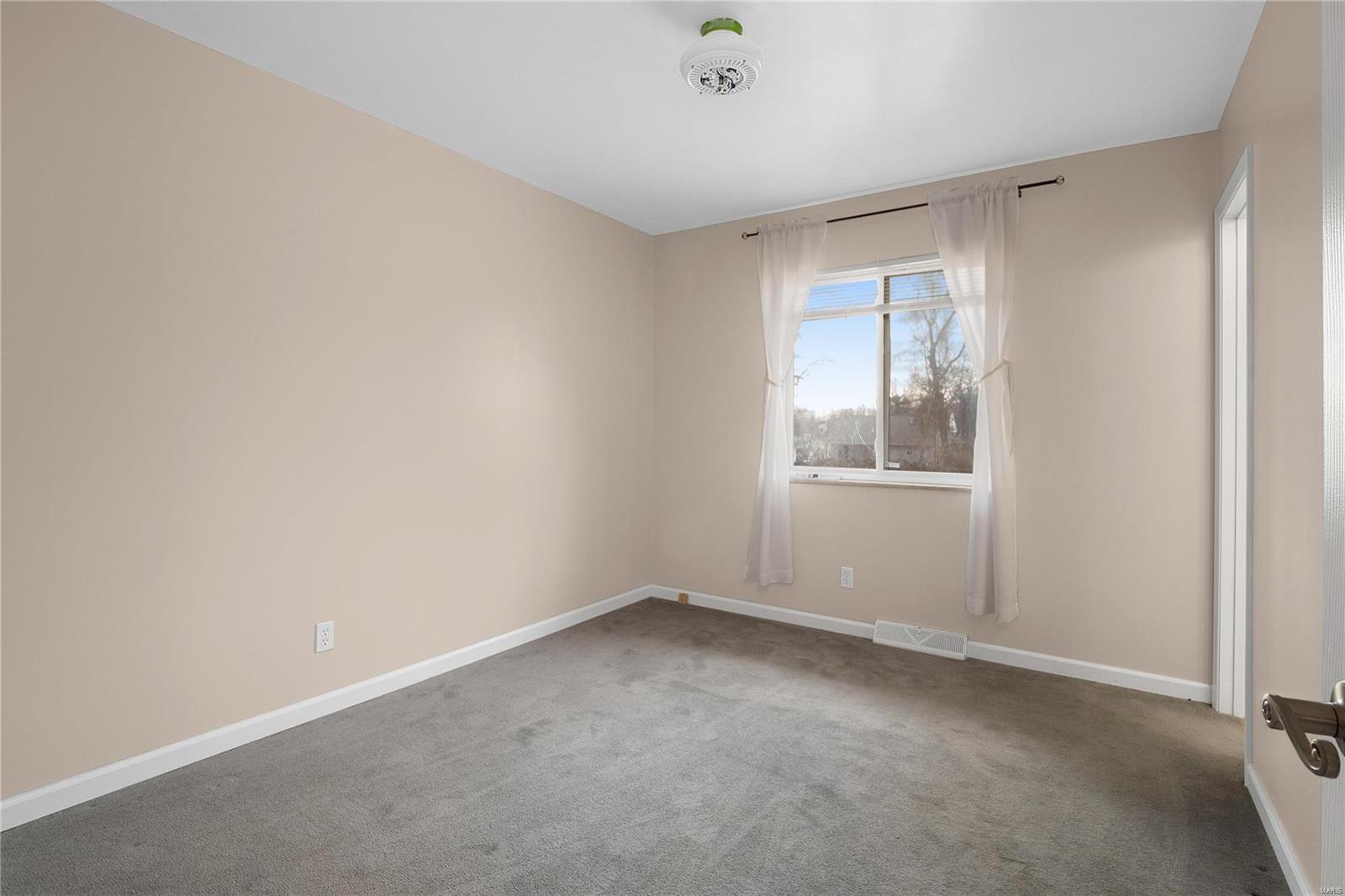 10376 Lackland Road Overland, MO 63114 - Photo 18 of 35 Gallery Image 18