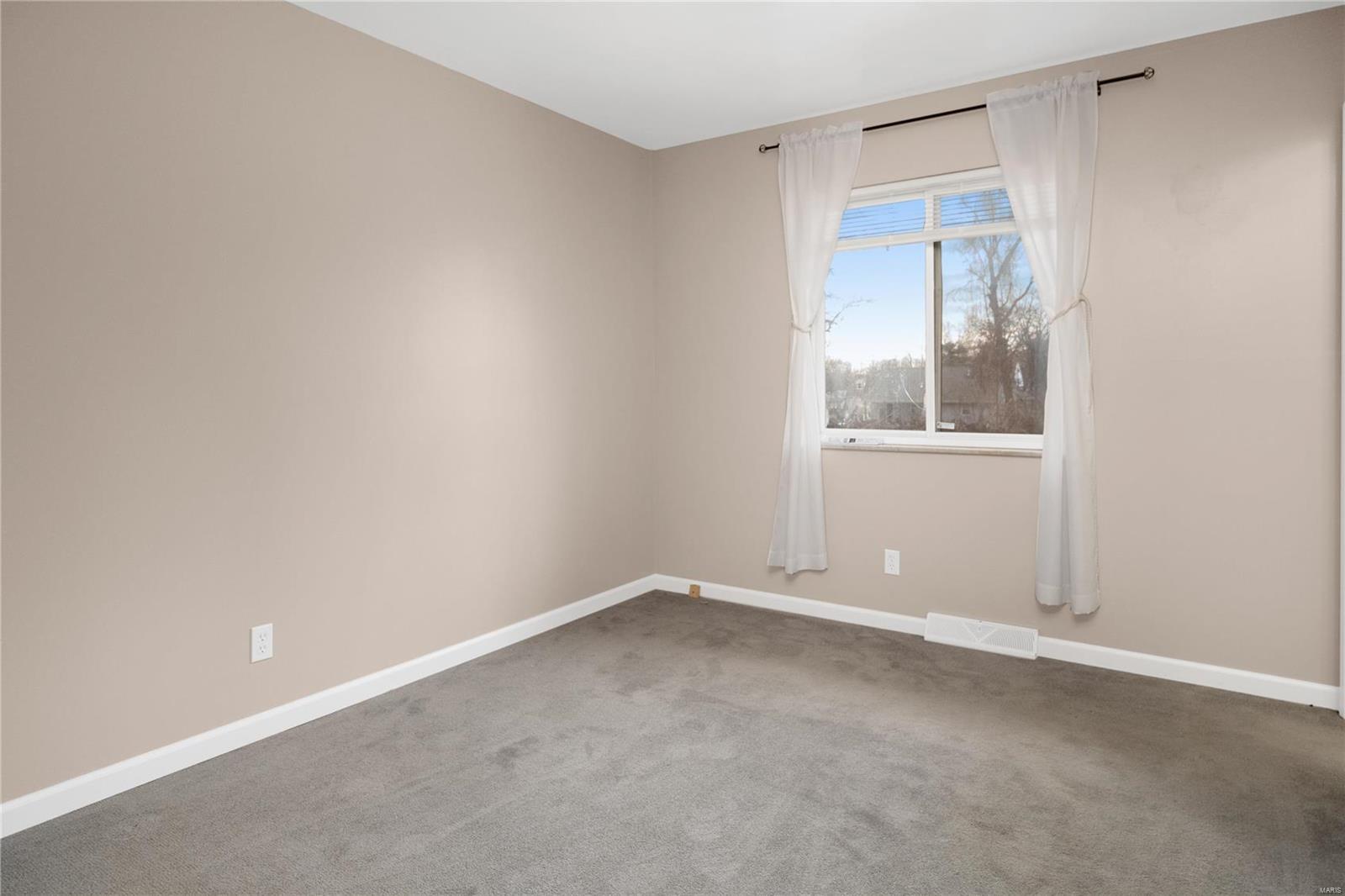 10376 Lackland Road Overland, MO 63114 - Photo 19 of 35 Gallery Image 19