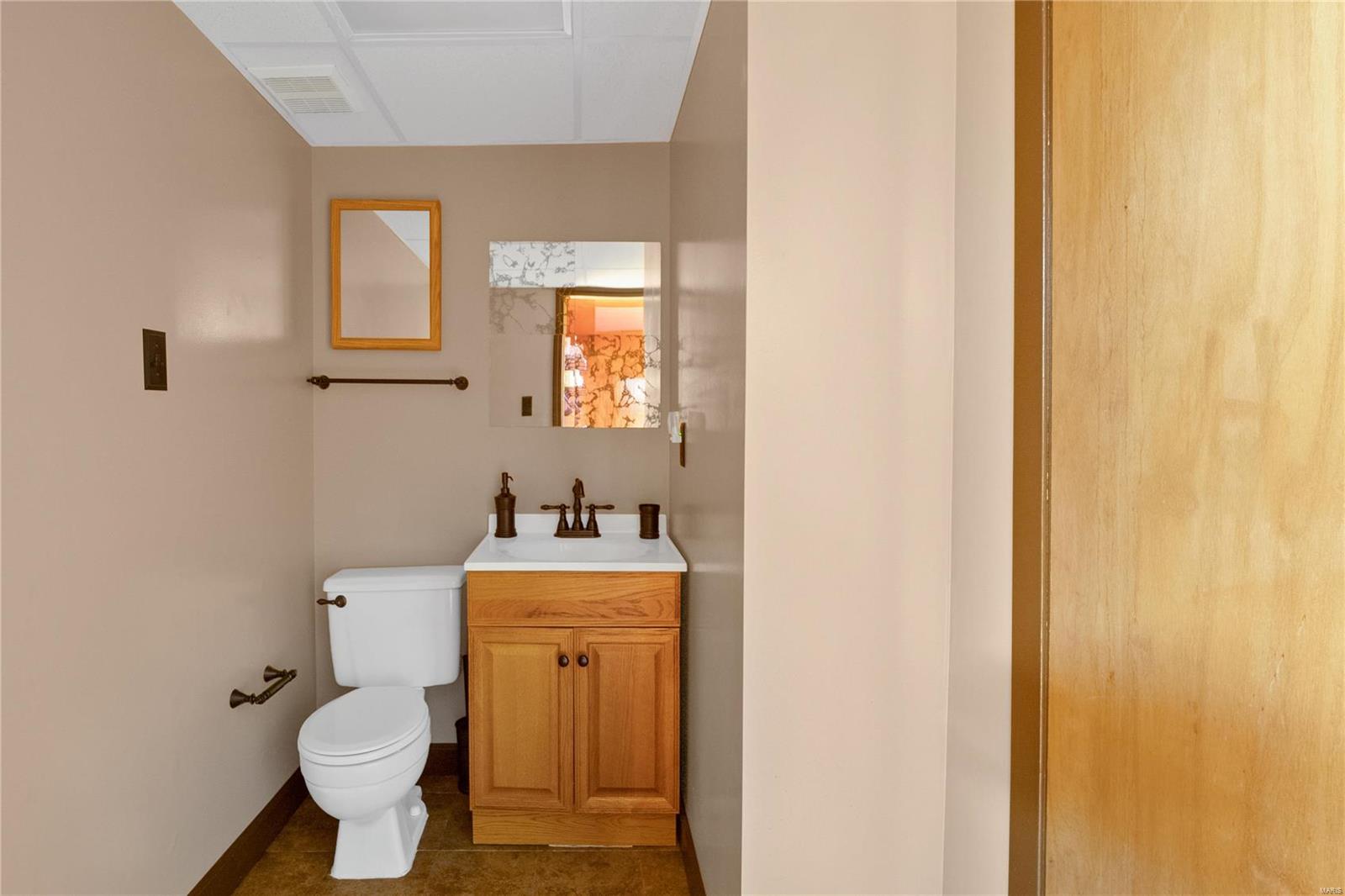 10376 Lackland Road Overland, MO 63114 - Photo 26 of 35 Gallery Image 26