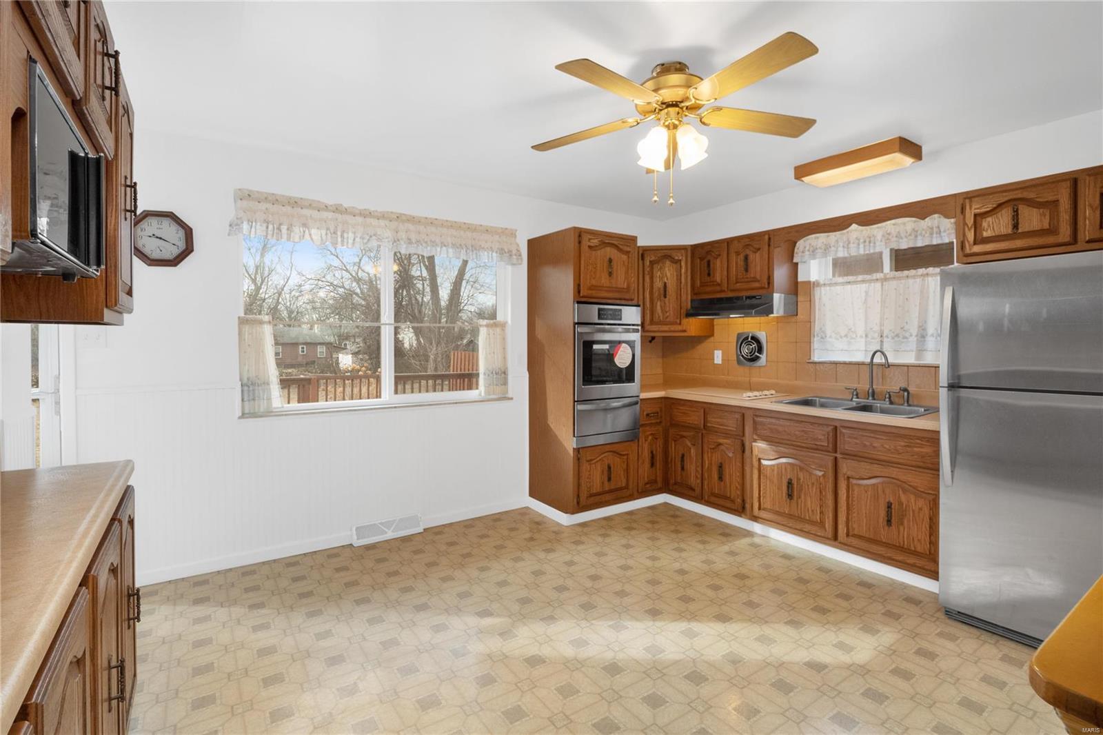 10376 Lackland Road Overland, MO 63114 - Photo 8 of 35 Gallery Image 8