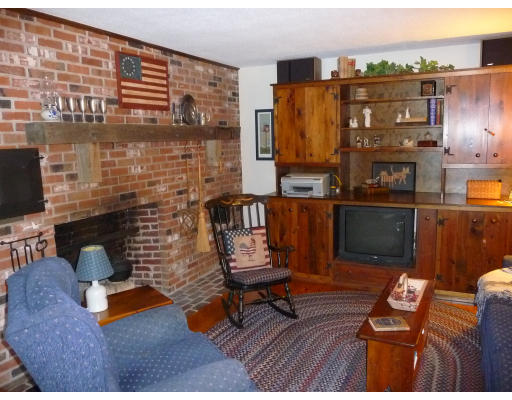 161 Fiskdale Road Brookfield, MA 01506 - Photo 8 of 30 Gallery Image 8