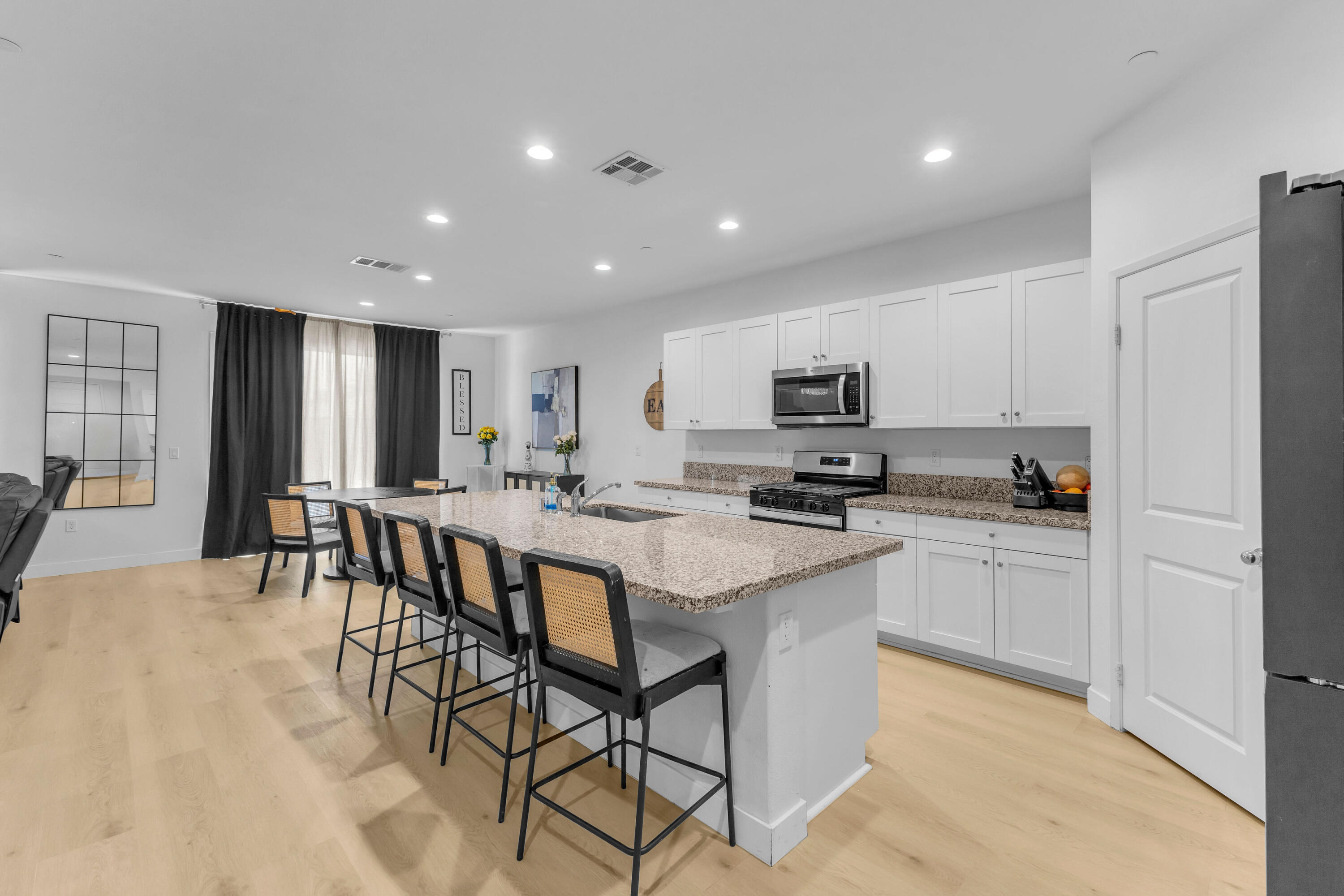 83920 Pyramid Rnch Drive Coachella, CA 92236 - Photo 4 of 28 Kitchen Island2