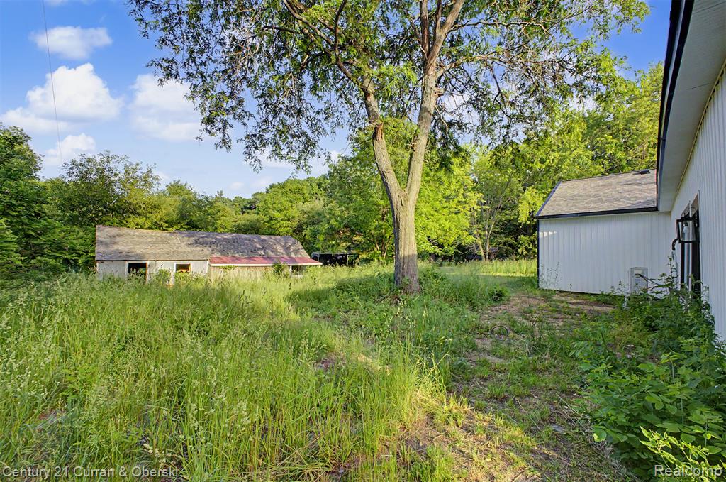 4296 Burgess Road Pinckney, MI 48169 - Photo 27 of 40