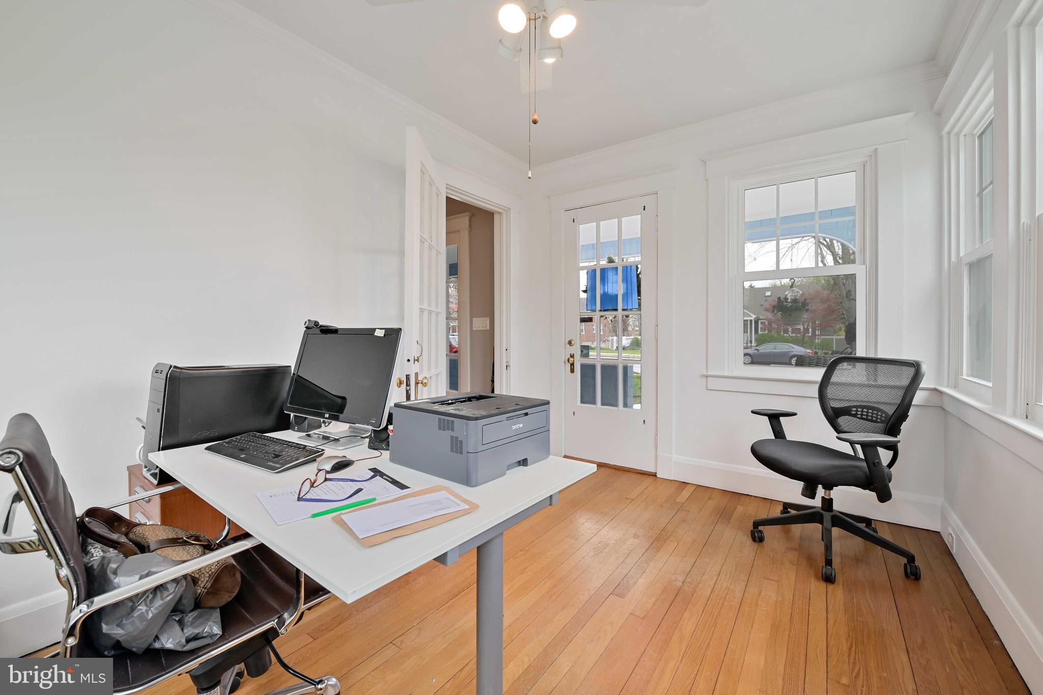 6422 Sherwood Road Baltimore, MD 21239 - Photo 22 of 48 Main Level Office