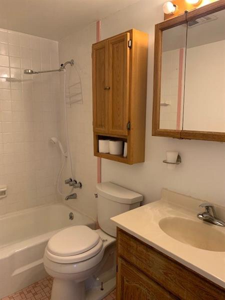 205 Coraopolis Road, Unit C8 Coraopolis, PA 15108 - Photo 4 of 12 Gallery Image 4