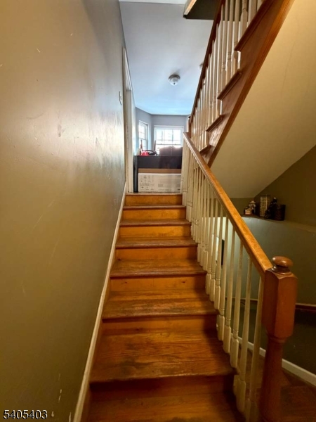 91 Spruce Street Newark, NJ 07102 - Photo 4 of 34 a view of entryway