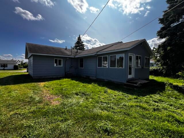 116 Byron Street Cheboygan, MI 49721 - Photo 3 of 30 Gallery Image 3