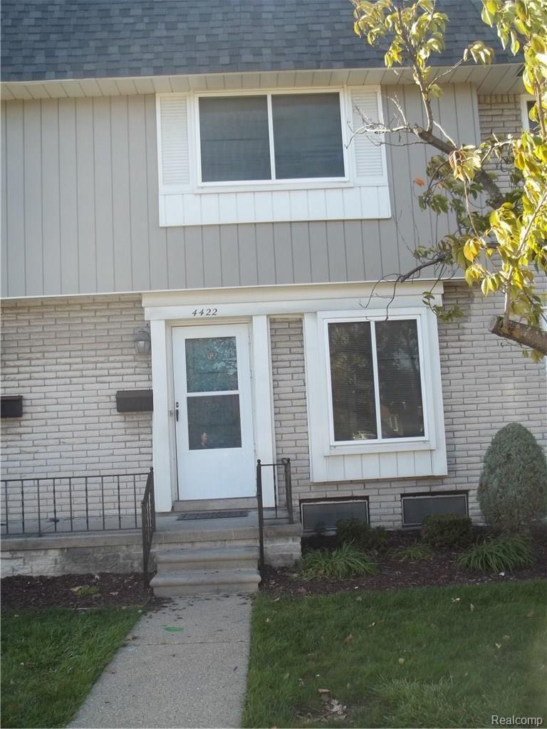 4422 15 Mile Road Sterling Heights, MI 48310 - Photo 3 of 29 100_1946.JPG