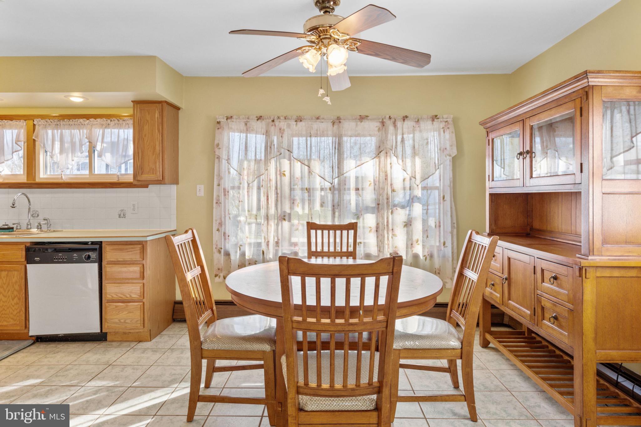 29 Rustleaf Lane Levittown, PA 19055 - Photo 8 of 31 Gallery Image 8
