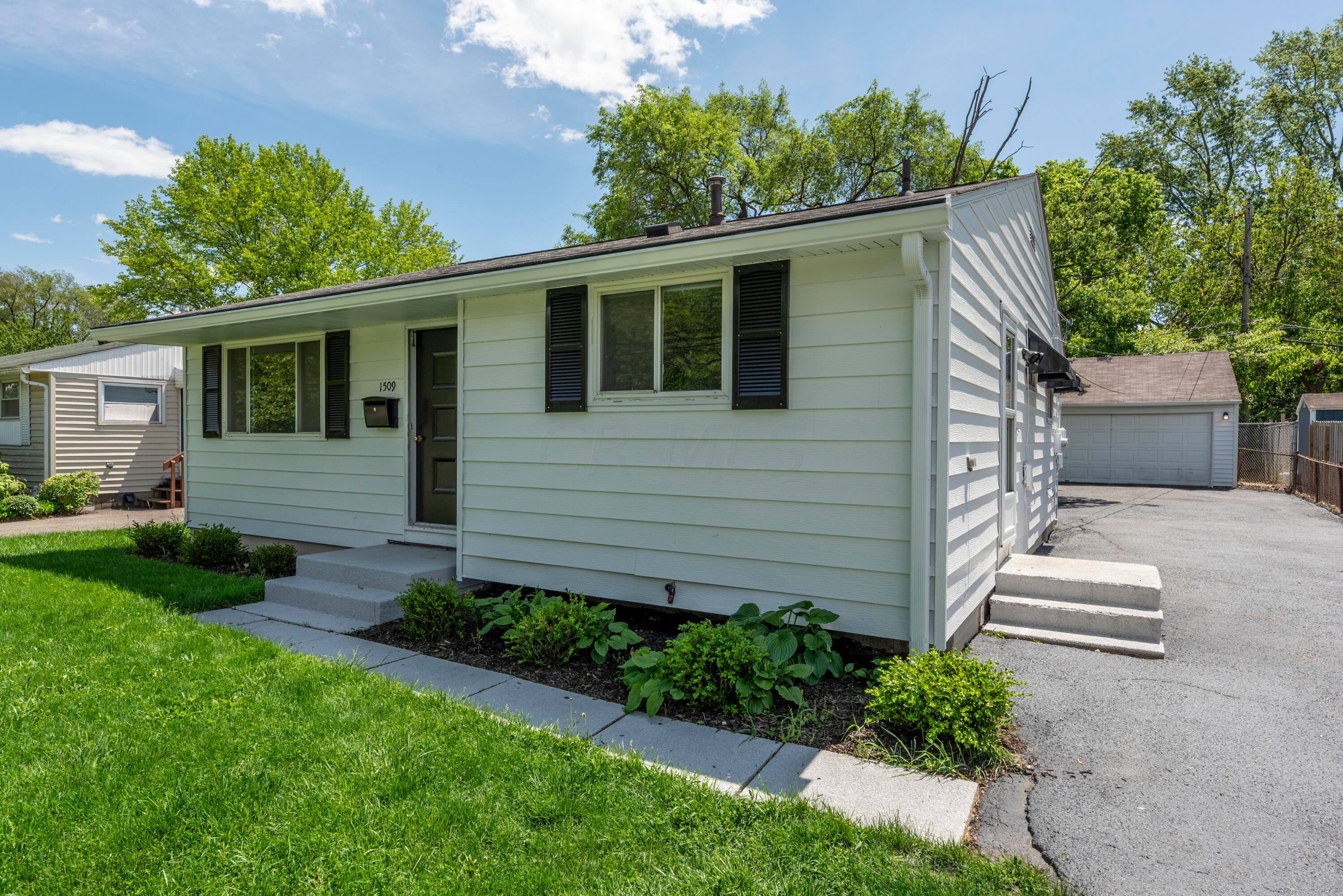 1509 Moler Road Columbus, OH 43207 - Photo 5 of 43 Front Drive
