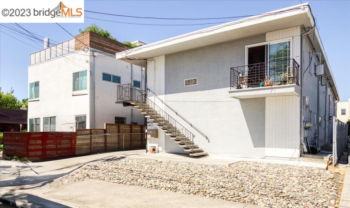 1813 63rd Street, Unit A Berkeley, CA 94703 - Photo 33 of 37 a view of a entryway of the house