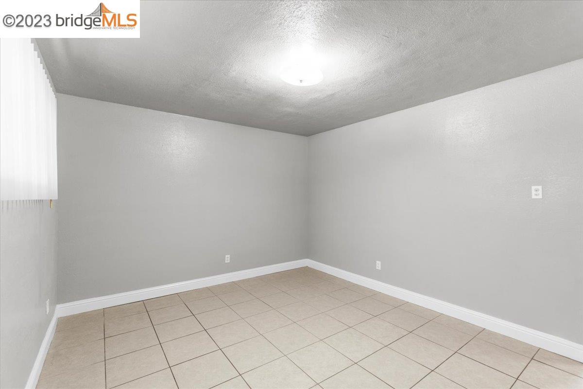 1813 63rd Street, Unit A Berkeley, CA 94703 - Photo 6 of 37 a view of an empty room