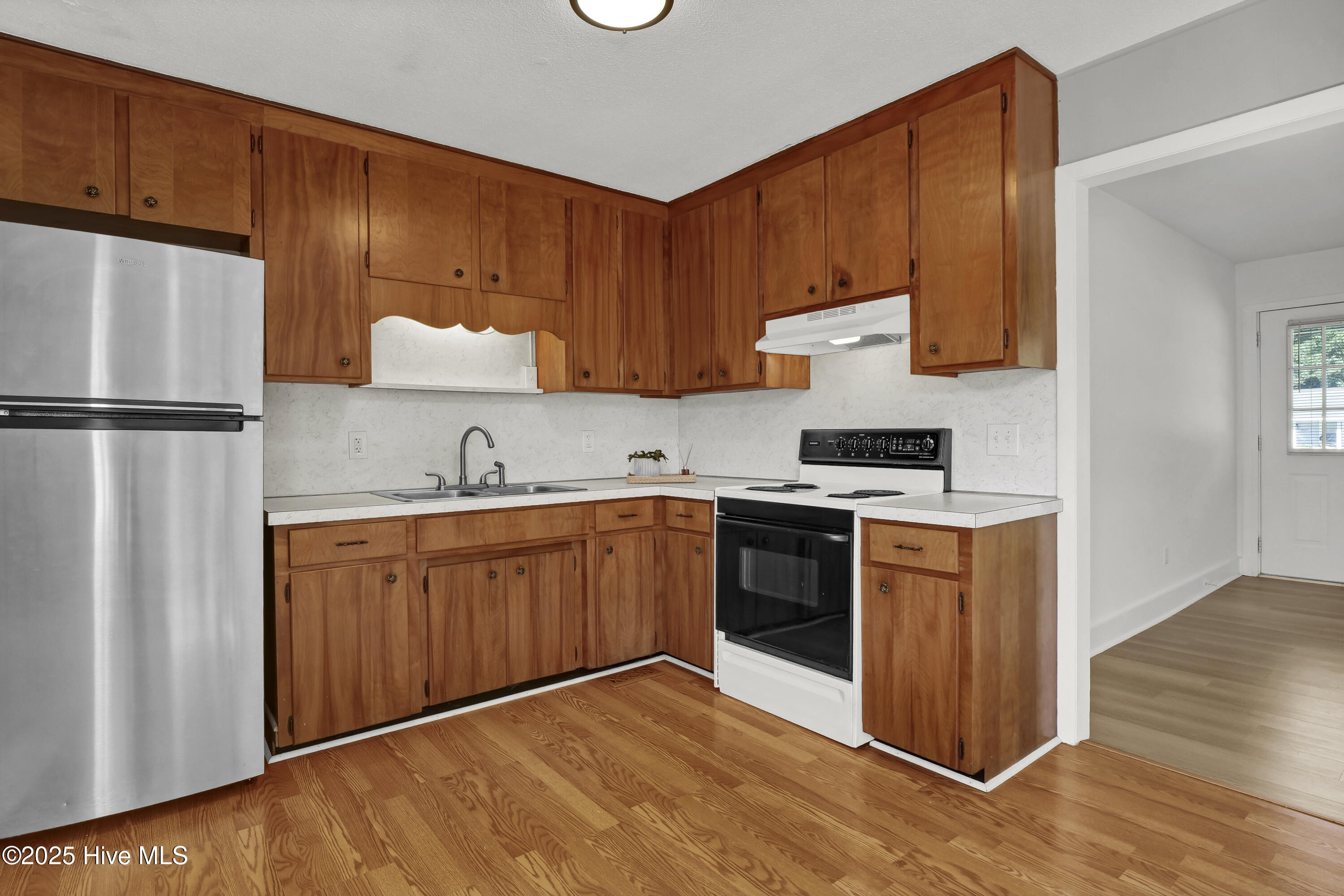 3521 Middle Sound Loop Road Wilmington, NC 28411 - Photo 11 of 35 kitchen