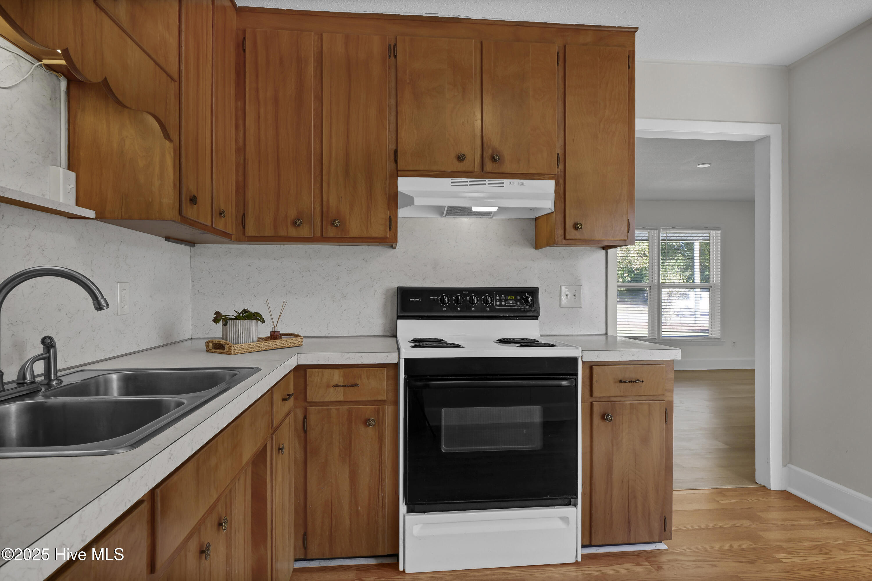 3521 Middle Sound Loop Road Wilmington, NC 28411 - Photo 12 of 35 kitchen