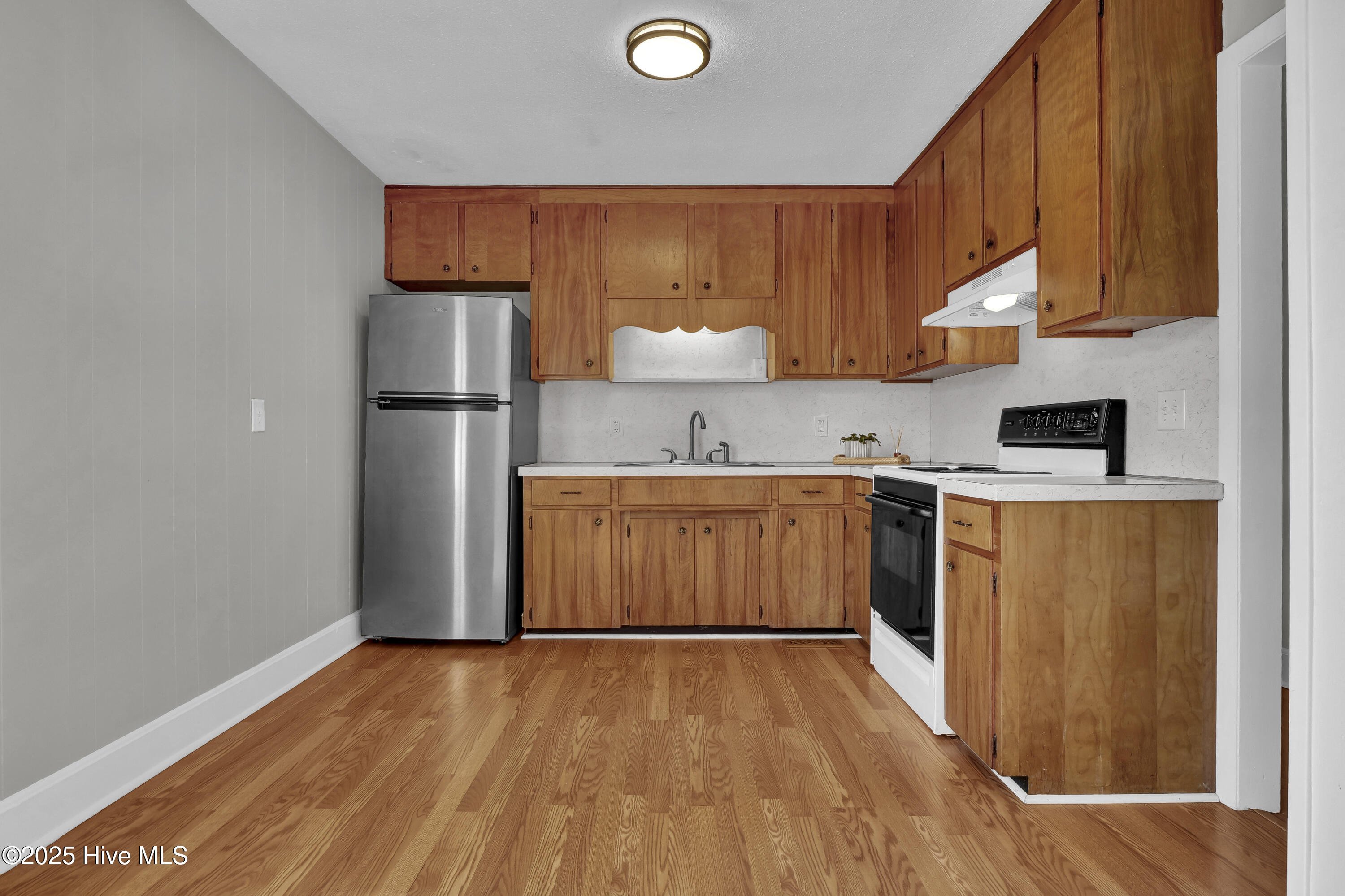 3521 Middle Sound Loop Road Wilmington, NC 28411 - Photo 13 of 35 kitchen