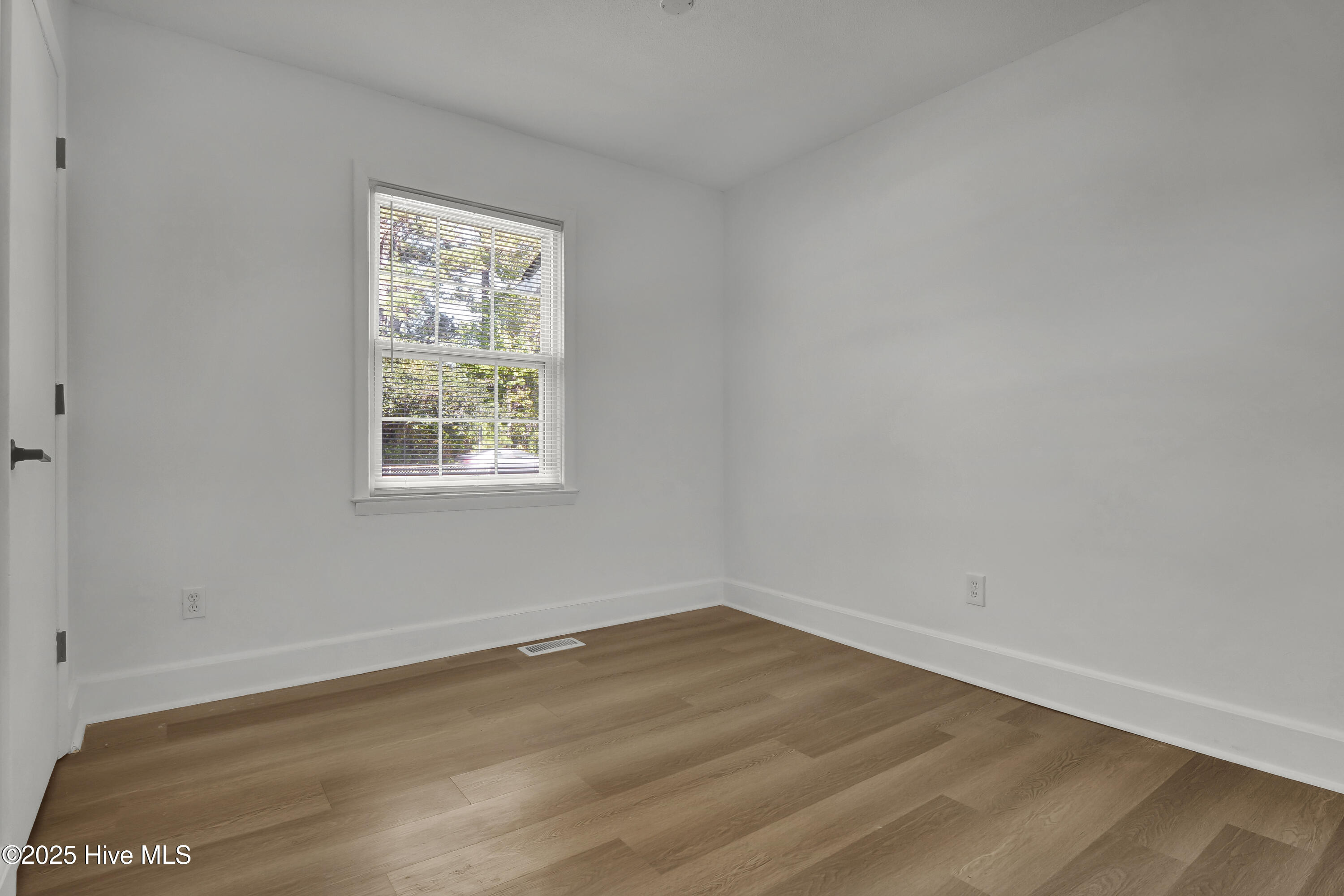 3521 Middle Sound Loop Road Wilmington, NC 28411 - Photo 17 of 35 016_p2655494_73