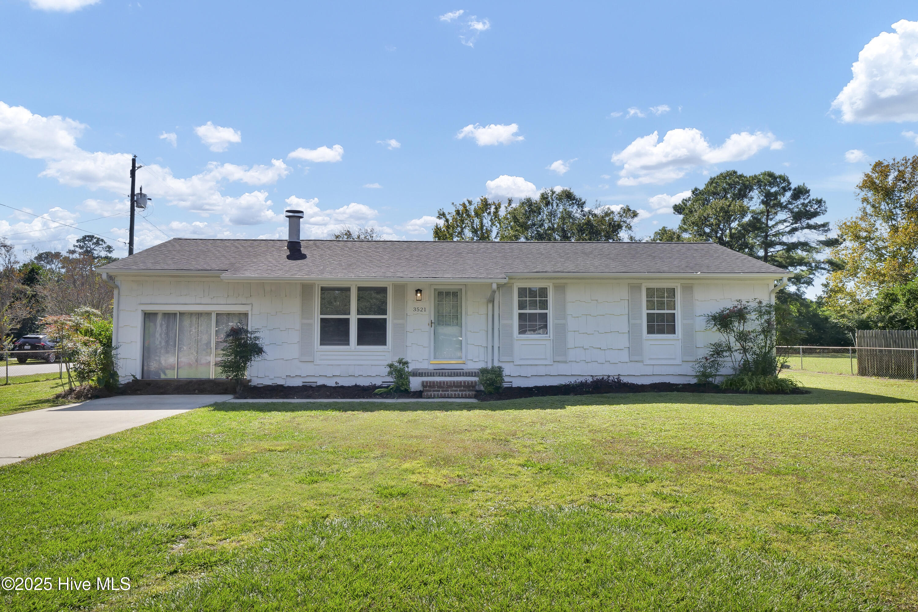 3521 Middle Sound Loop Road Wilmington, NC 28411 - Photo 2 of 35 001_p2655319_665
