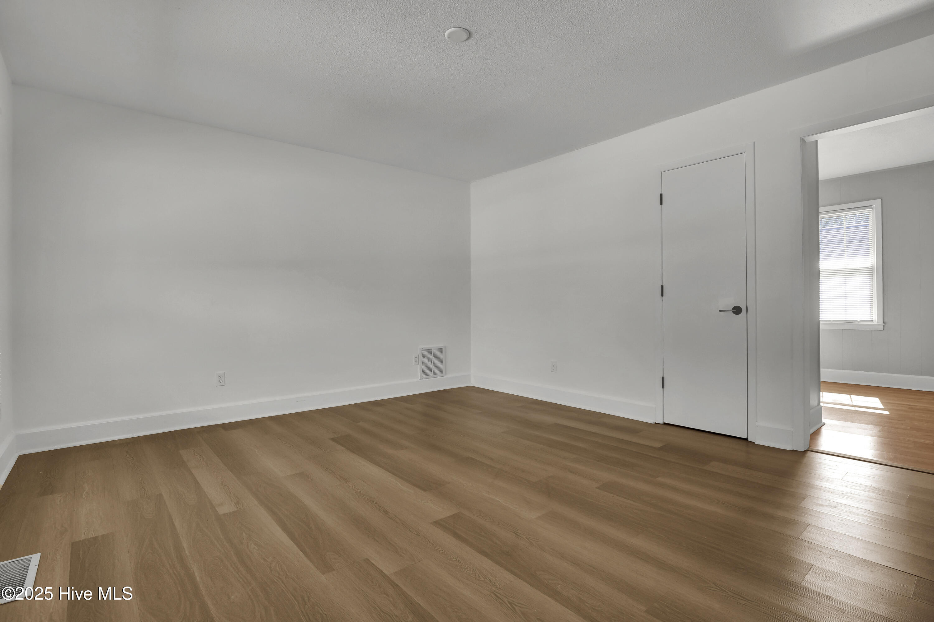 3521 Middle Sound Loop Road Wilmington, NC 28411 - Photo 5 of 35 005_p2655374_912