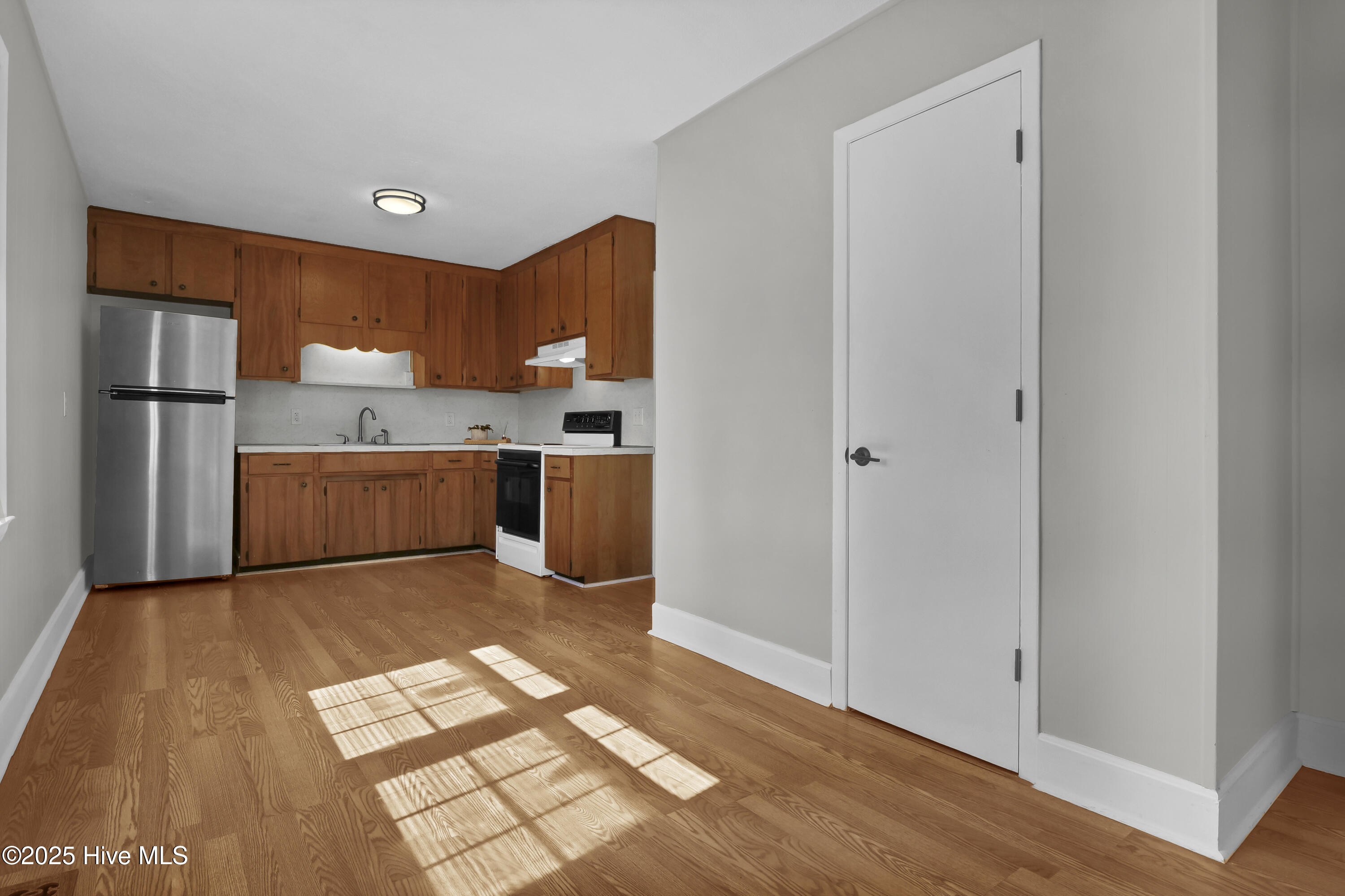 3521 Middle Sound Loop Road Wilmington, NC 28411 - Photo 9 of 35 Kitchen