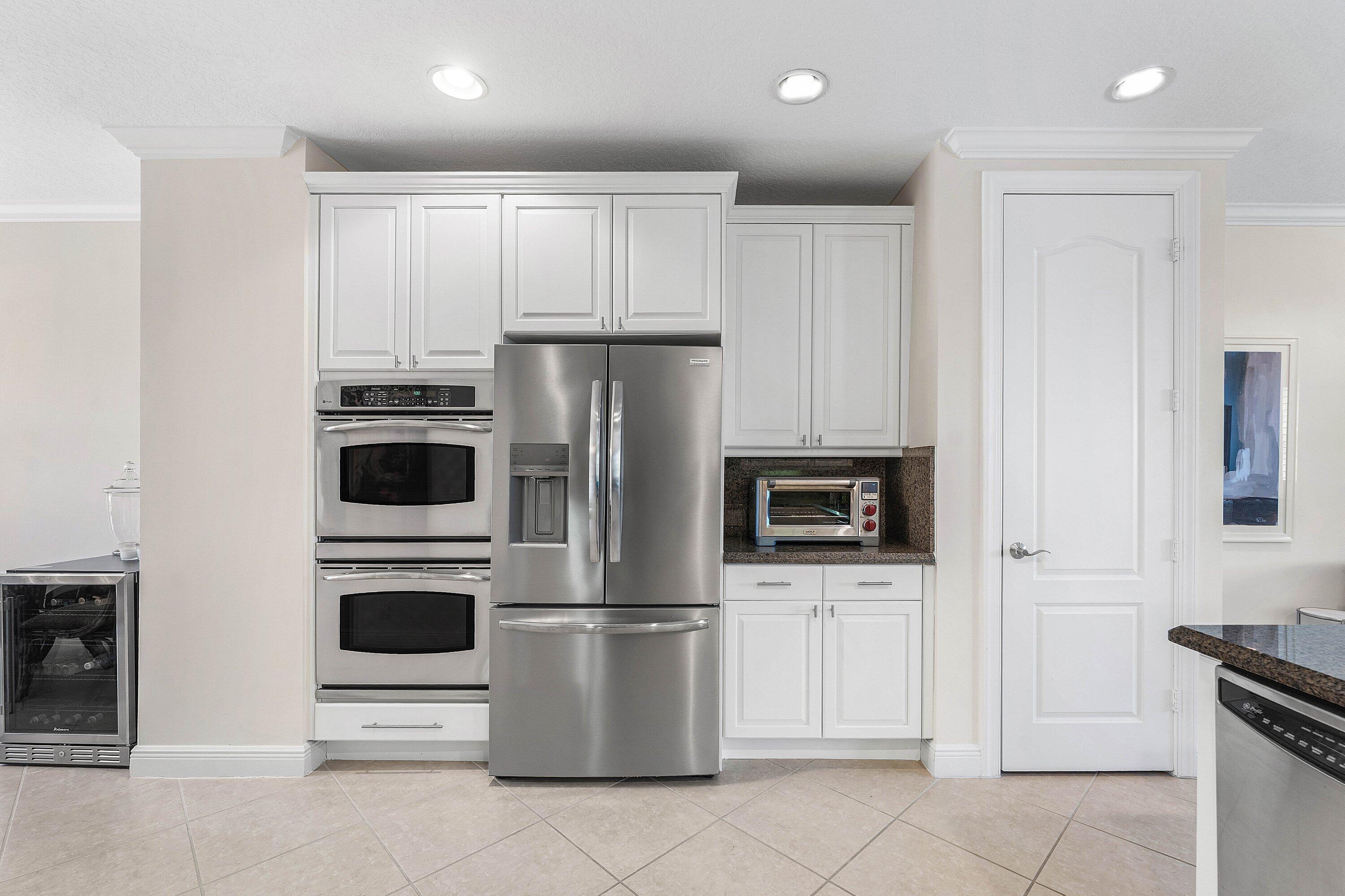 5580 Northeast Trieste Way Boca Raton, FL 33487 - Photo 21 of 87 DOUBLE OVENS