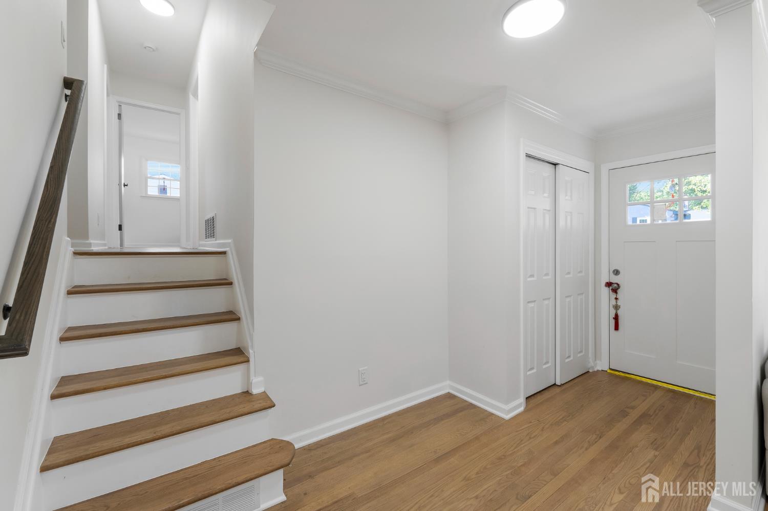 33 Larchmont Road Edison, NJ 08837 - Photo 2 of 25