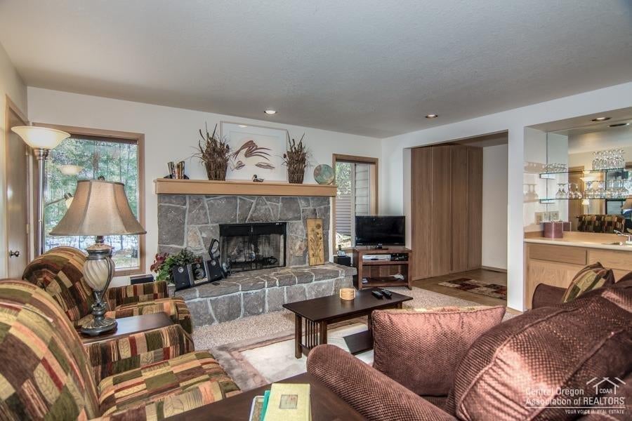 57387-37b Beaver Ridge Loop Sunriver, OR 97707 - Photo 4 of 24 Gallery Image 4