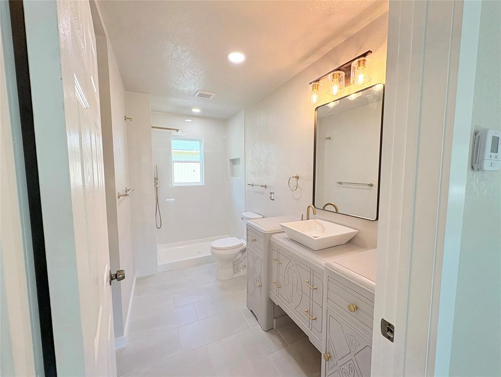 1329 4th Street Graham, TX 76450 - Photo 7 of 12