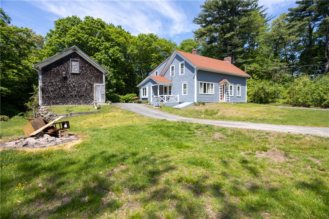 48 Brayton Road Smithfield, RI 02917 - Photo 4 of 47