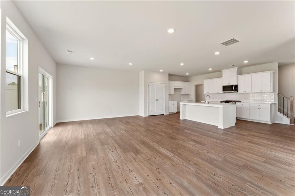 1331 Farmers Loop Marietta, GA 30008 - Photo 13 of 23