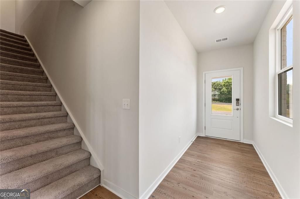1331 Farmers Loop Marietta, GA 30008 - Photo 8 of 23