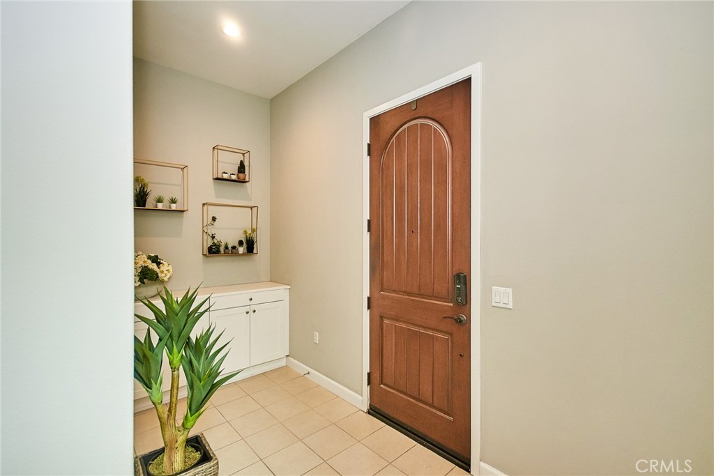 189 Follyhatch Irvine, CA 92618 - Photo 3 of 36