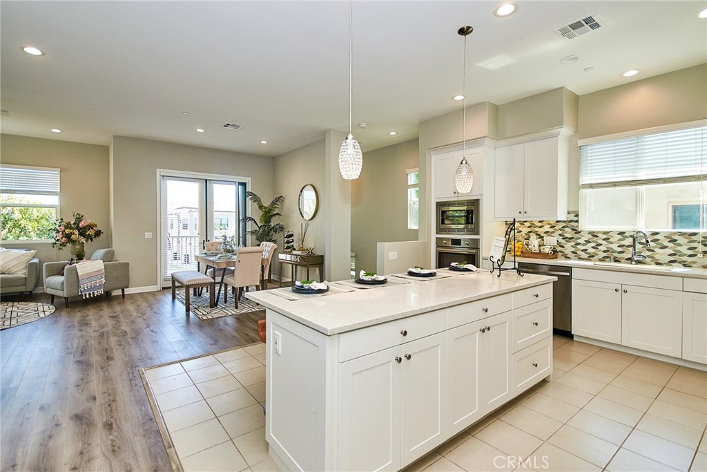 189 Follyhatch Irvine, CA 92618 - Photo 6 of 36