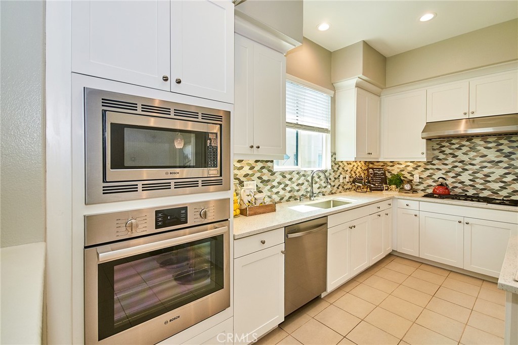 189 Follyhatch Irvine, CA 92618 - Photo 8 of 36