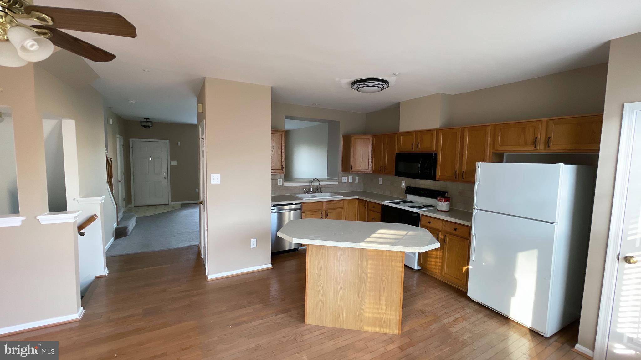 5220 Castlestone Drive Rosedale, MD 21237 - Photo 4 of 18 Kitchen