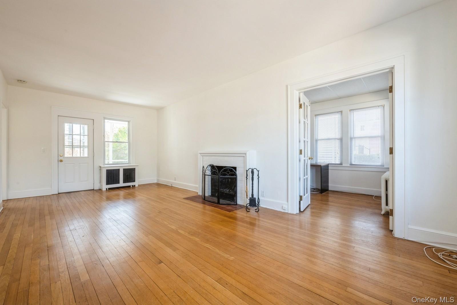 130 Soundview Road Huntington, NY 11743 - Photo 5 of 30