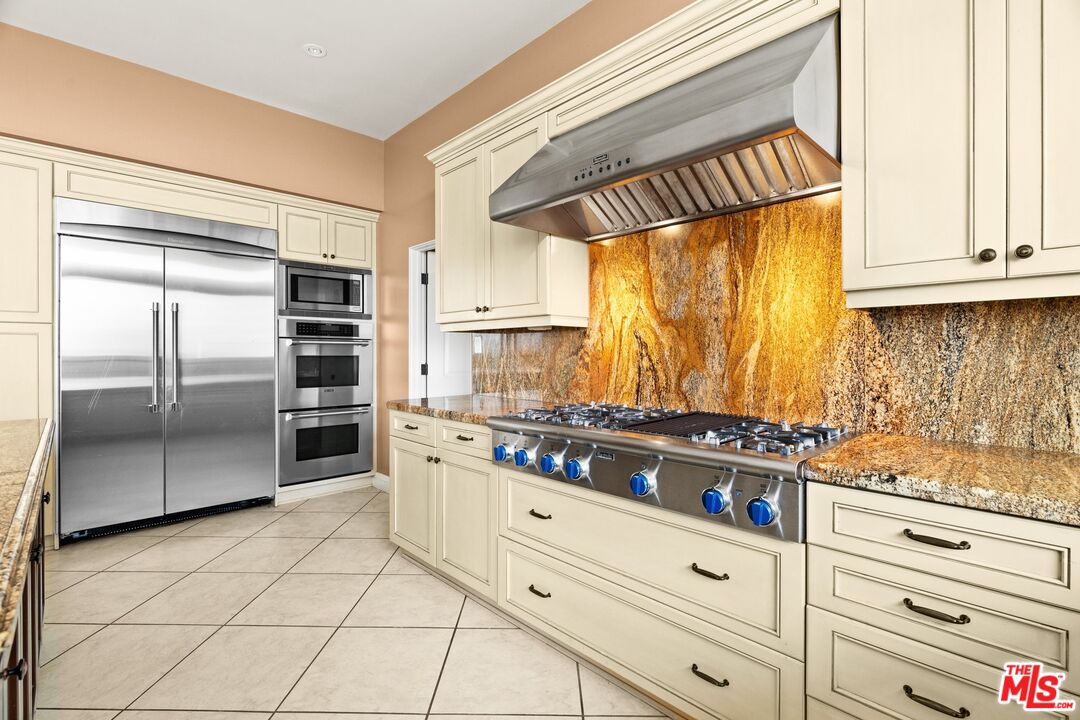 1915 Carla Ridge Beverly Hills, CA 90210 - Photo 11 of 20