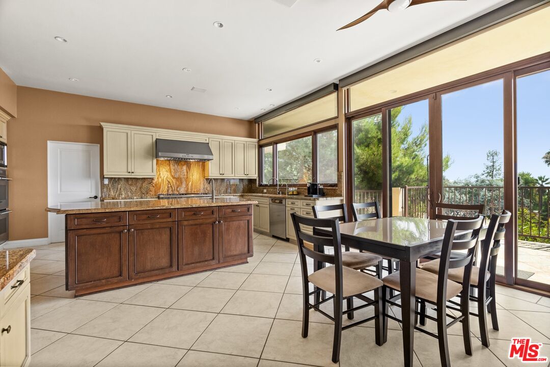 1915 Carla Ridge Beverly Hills, CA 90210 - Photo 14 of 20