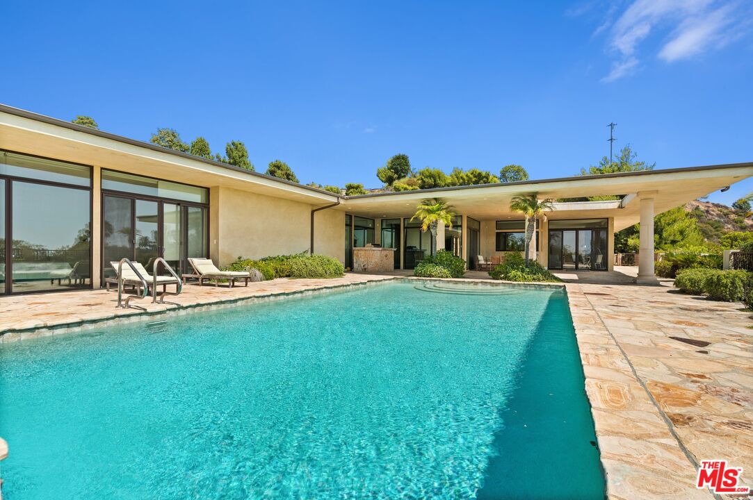 1915 Carla Ridge Beverly Hills, CA 90210 - Photo 19 of 20