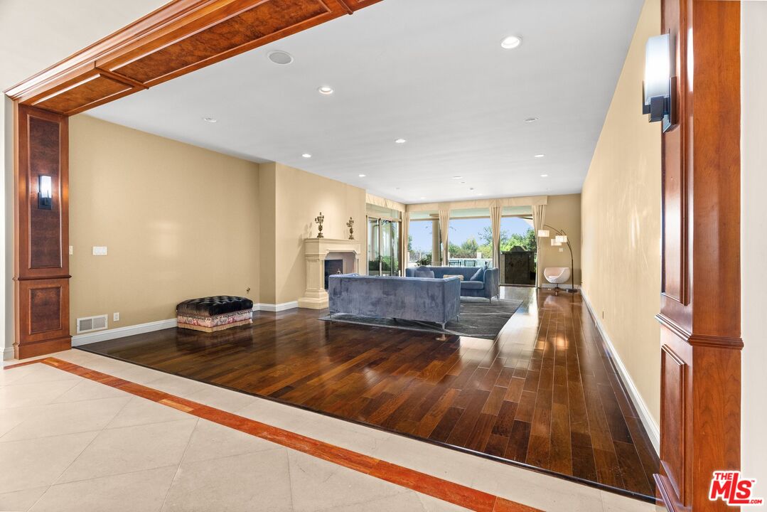 1915 Carla Ridge Beverly Hills, CA 90210 - Photo 3 of 20