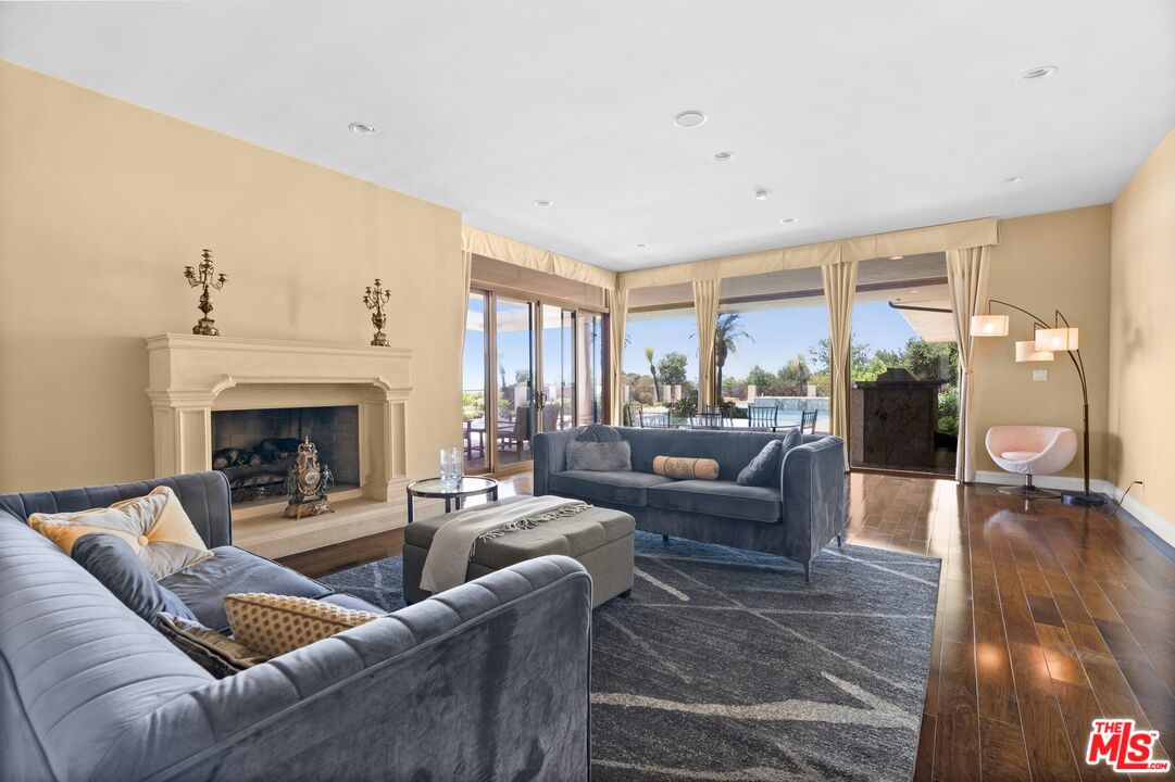 1915 Carla Ridge Beverly Hills, CA 90210 - Photo 5 of 20