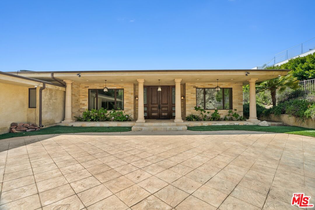 1915 Carla Ridge Beverly Hills, CA 90210 - Photo 7 of 20