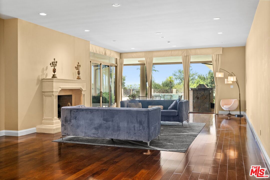 1915 Carla Ridge Beverly Hills, CA 90210 - Photo 8 of 20