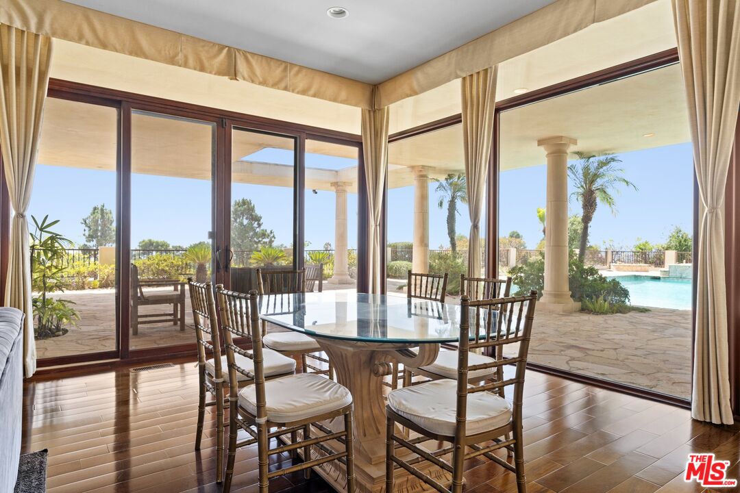 1915 Carla Ridge Beverly Hills, CA 90210 - Photo 10 of 20