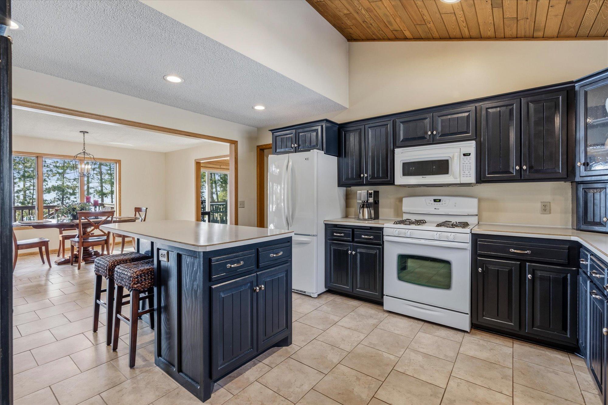 37595 Bonnie Lakes Road Crosslake, MN 56442 - Photo 6 of 76
