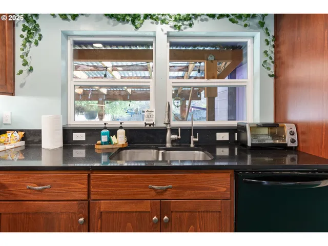 $485,000 | 2115 Arthur Street, Eugene, OR 97405