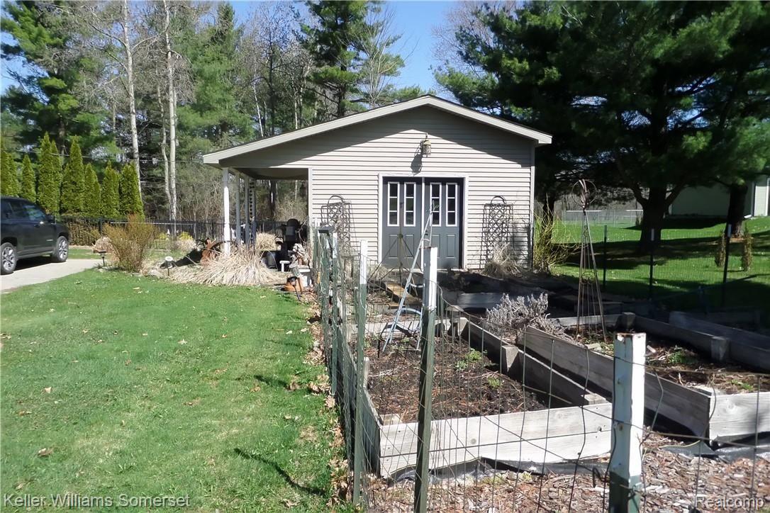 200 Gilmour Road Leonard, MI 48367 - Photo 25 of 32 SAM_0893.JPG